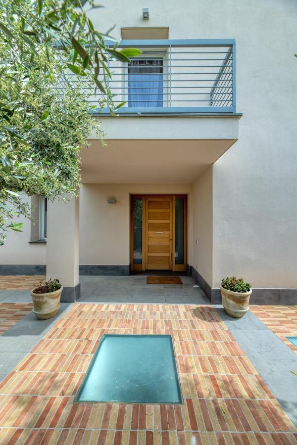 La Casa Degli Ulivi Appartamento In Villa Con Patio Quartu SantʼElena Exterior foto